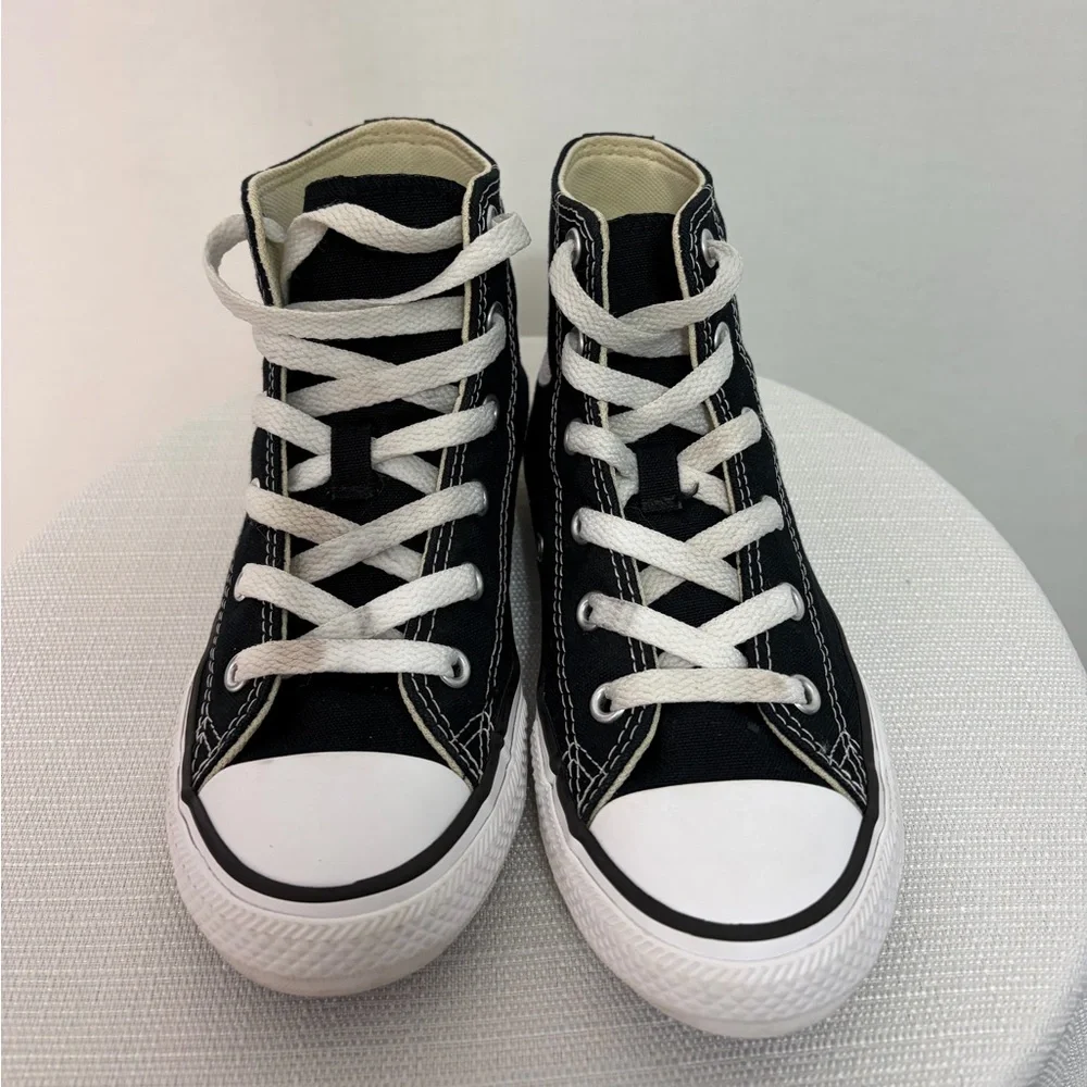 Converse Chuck Taylor All Star High Top Unisex Youth size 1 Black(B118)✨